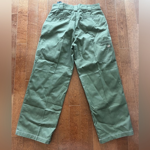 Dickies women’s duck pants, green with white stitching detail - Picture 2 of 4